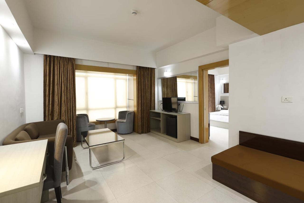 Aristocrat Hotel Kalkuta Zewnętrze zdjęcie