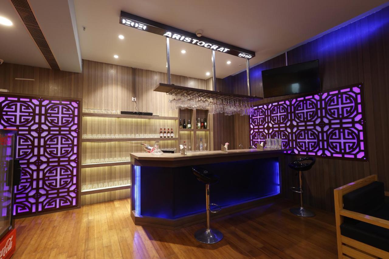 Aristocrat Hotel Kalkuta Zewnętrze zdjęcie