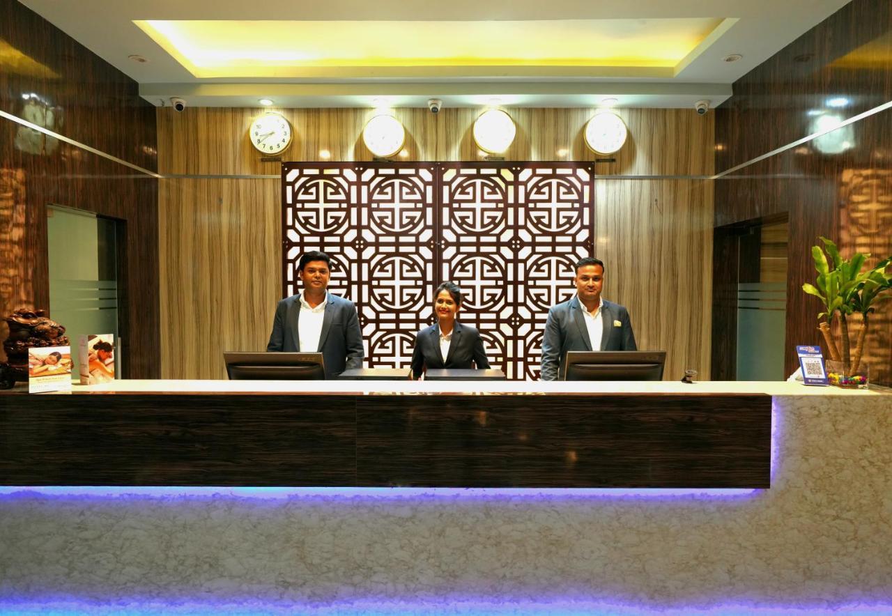 Aristocrat Hotel Kalkuta Zewnętrze zdjęcie