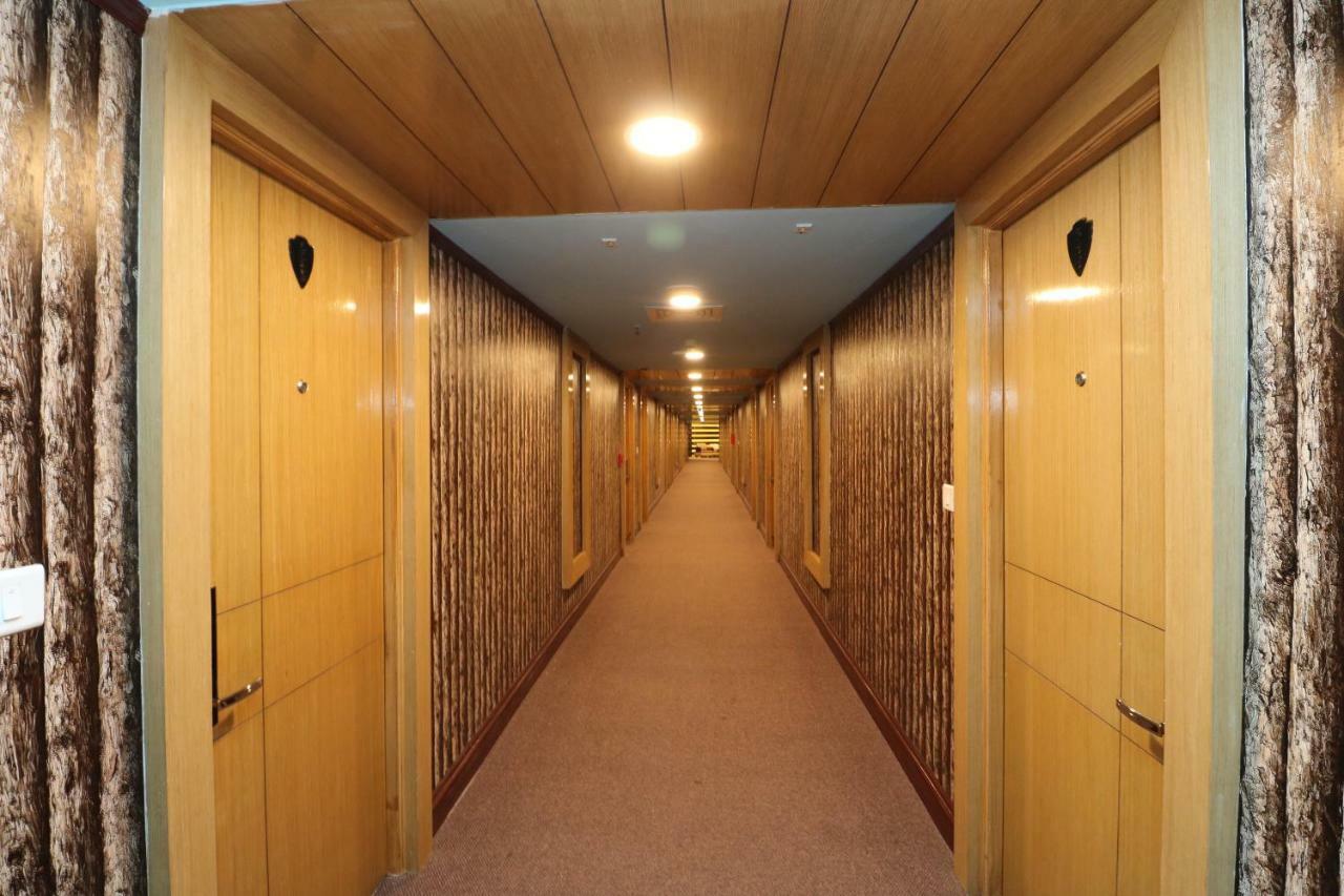 Aristocrat Hotel Kalkuta Zewnętrze zdjęcie