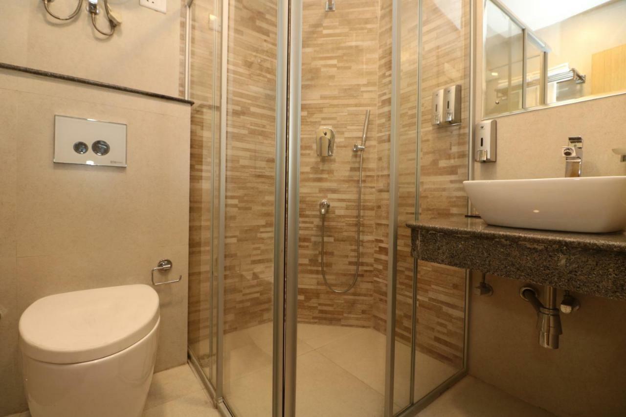 Aristocrat Hotel Kalkuta Zewnętrze zdjęcie
