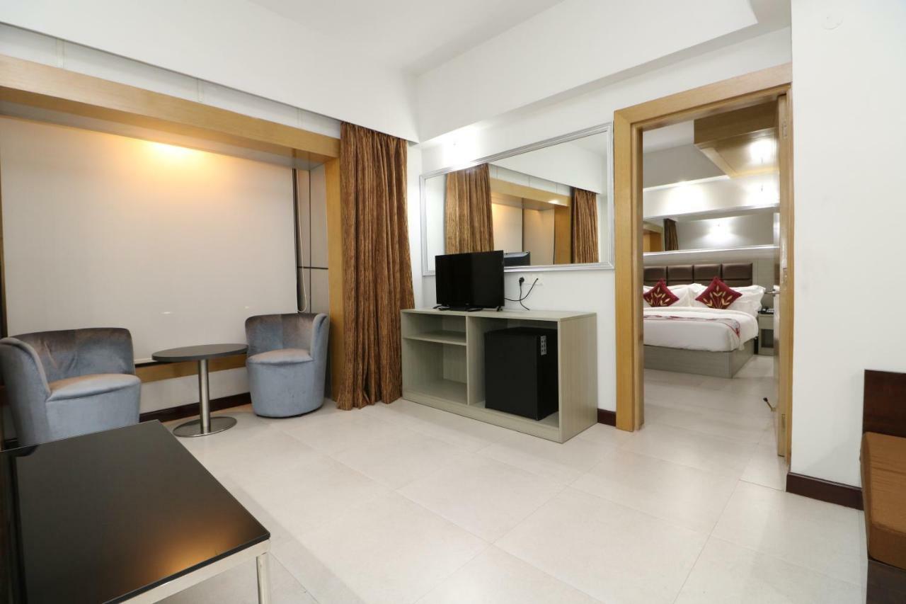 Aristocrat Hotel Kalkuta Zewnętrze zdjęcie