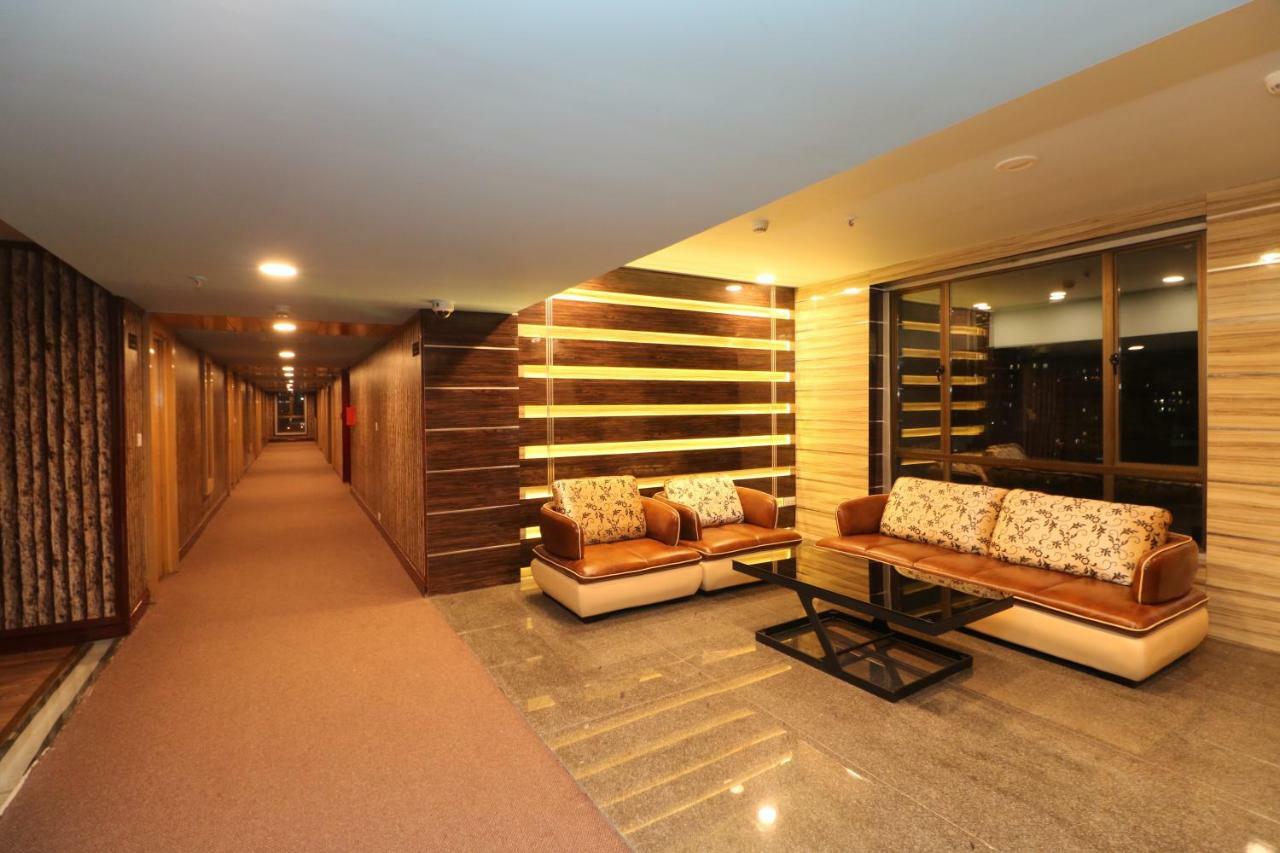 Aristocrat Hotel Kalkuta Zewnętrze zdjęcie