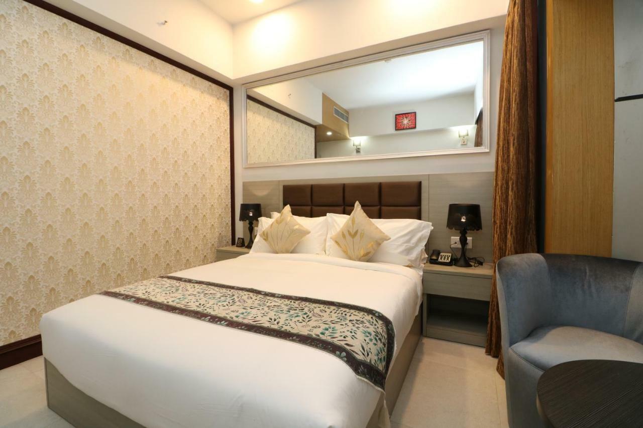 Aristocrat Hotel Kalkuta Zewnętrze zdjęcie