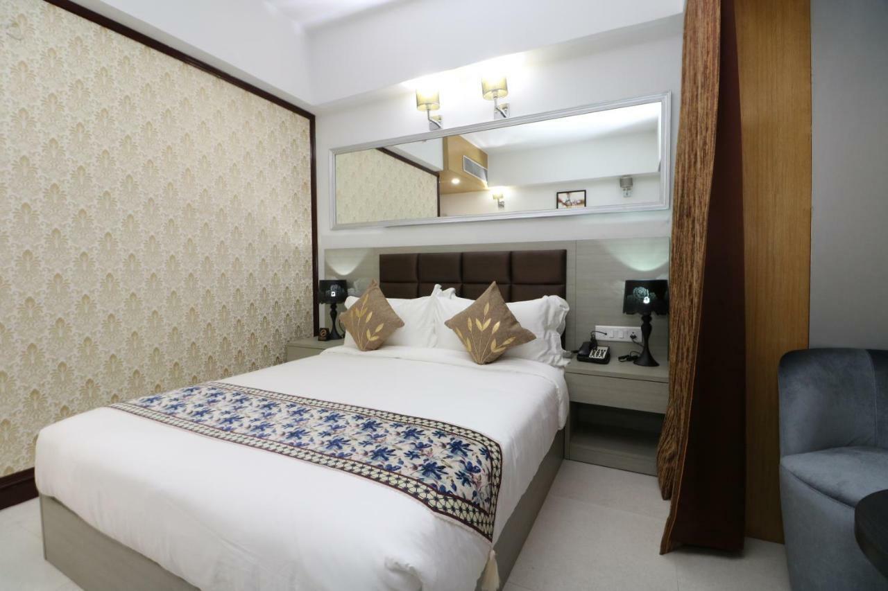 Aristocrat Hotel Kalkuta Zewnętrze zdjęcie
