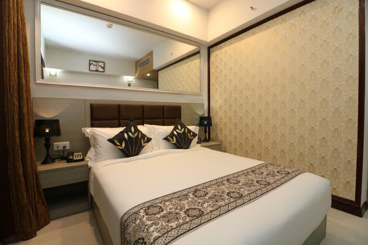 Aristocrat Hotel Kalkuta Zewnętrze zdjęcie